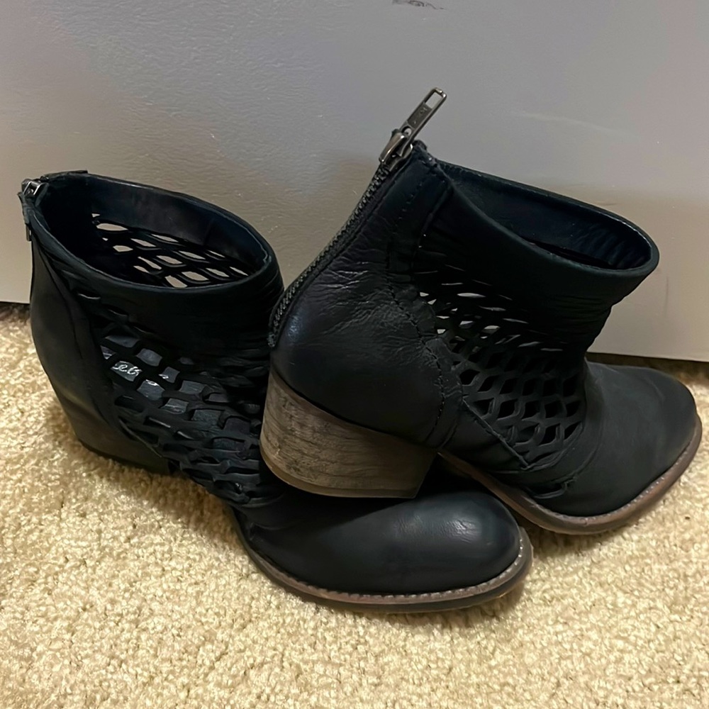 Ankle boots